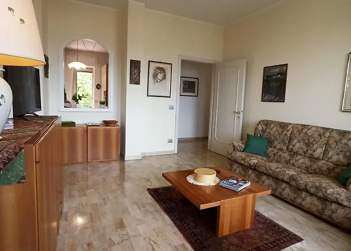 アパート Casa Sandrina, Un Romantico Rifugio Vista ストレーザ