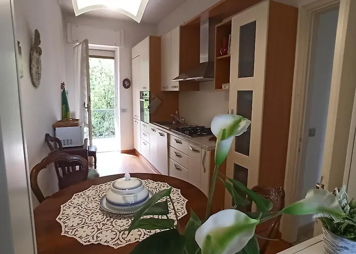アパート Casa Sandrina, Un Romantico Rifugio Vista ストレーザ