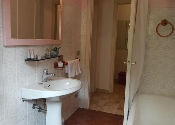 アパート Casa Sandrina, Un Romantico Rifugio Vista ストレーザ